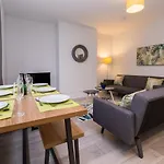 Beautiful Central Apartment